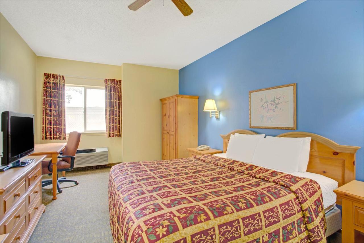 Days Inn By Wyndham Lehi Rum bild
